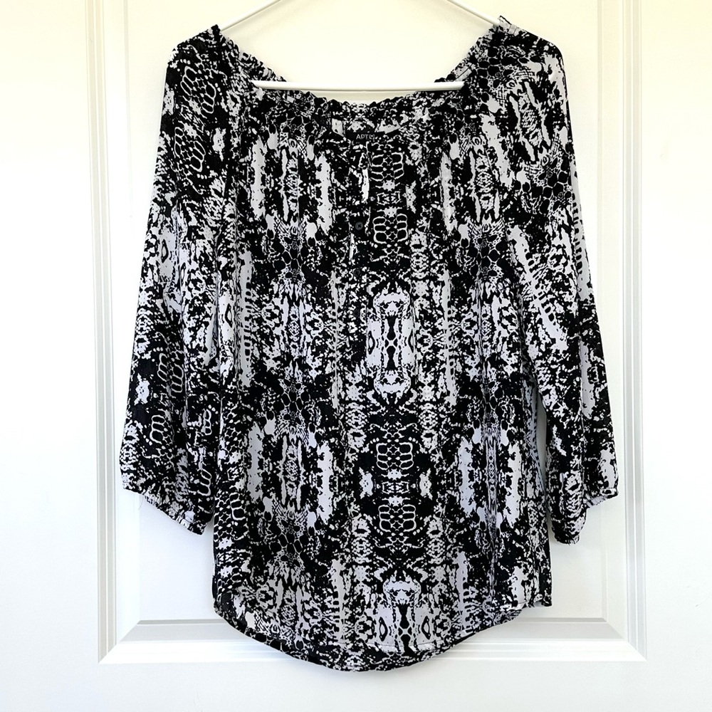Apt 9 Black and White Patterned Blouse